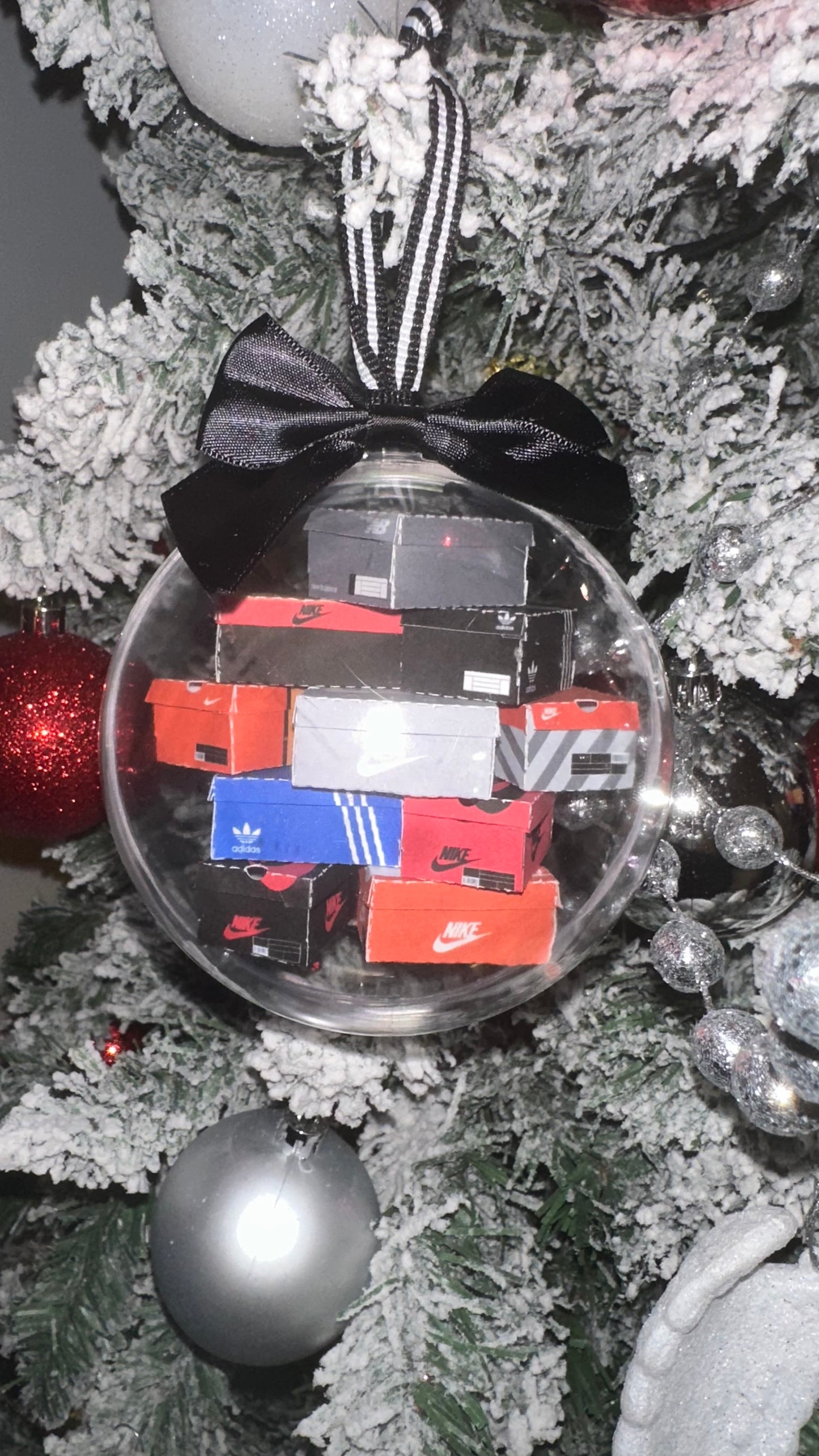 4 INCH SNEAKER PILE ORNAMENT