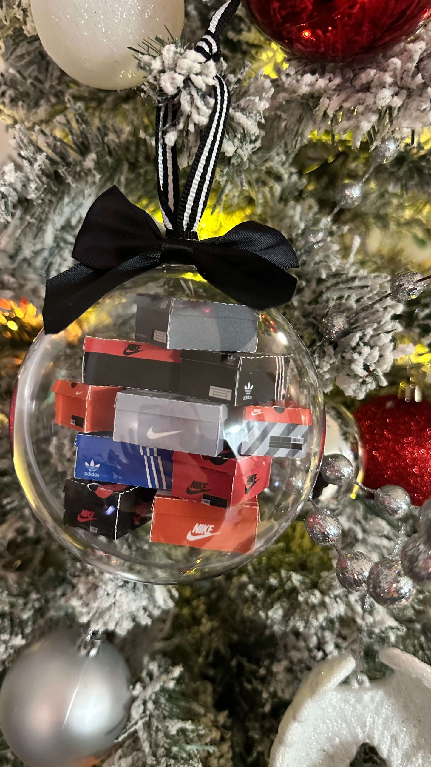 4 INCH SNEAKER PILE ORNAMENT