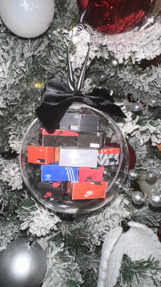 4 INCH SNEAKER PILE ORNAMENT